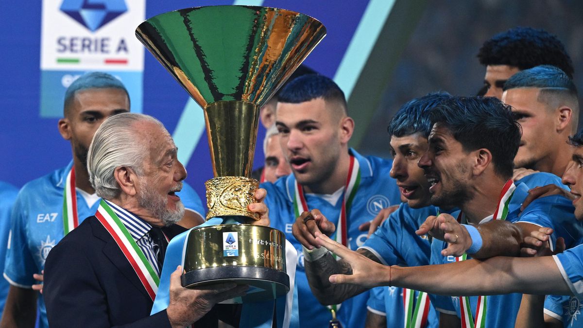 Zkrácení poločasu, žádné červené ani žluté karty. Šéf Neapole navrhuje revoluční změny