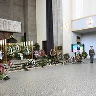 Poslední rozloučení s Imrichem Bugárem ve Velké obřadní síni strašnického krematoria. 