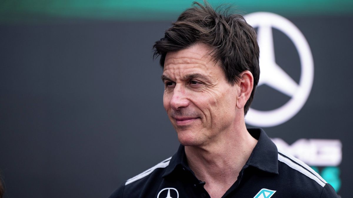 Šéf Mercedesu se obává dodatečného vývoje pohonných jednotek. Doufá, že nezmění pořadí na trati