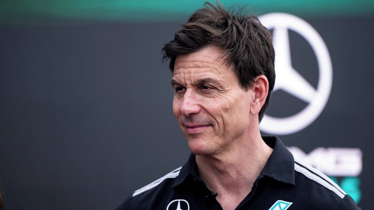 Šéf Mercedesu se obává dodatečného vývoje pohonných jednotek. Doufá, že nezmění pořadí na trati