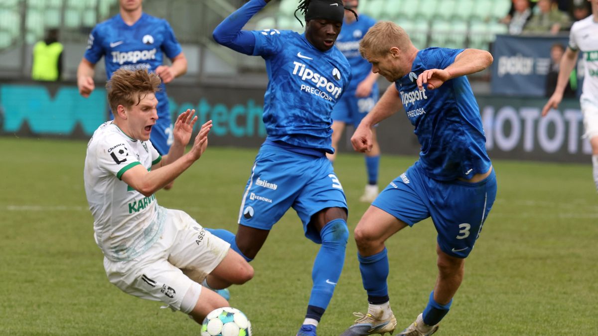 Karviná poprvé od vypuknutí korupční kauzy hrála doma. Fotbal je naším záchytným bodem, uvedl Jarolím