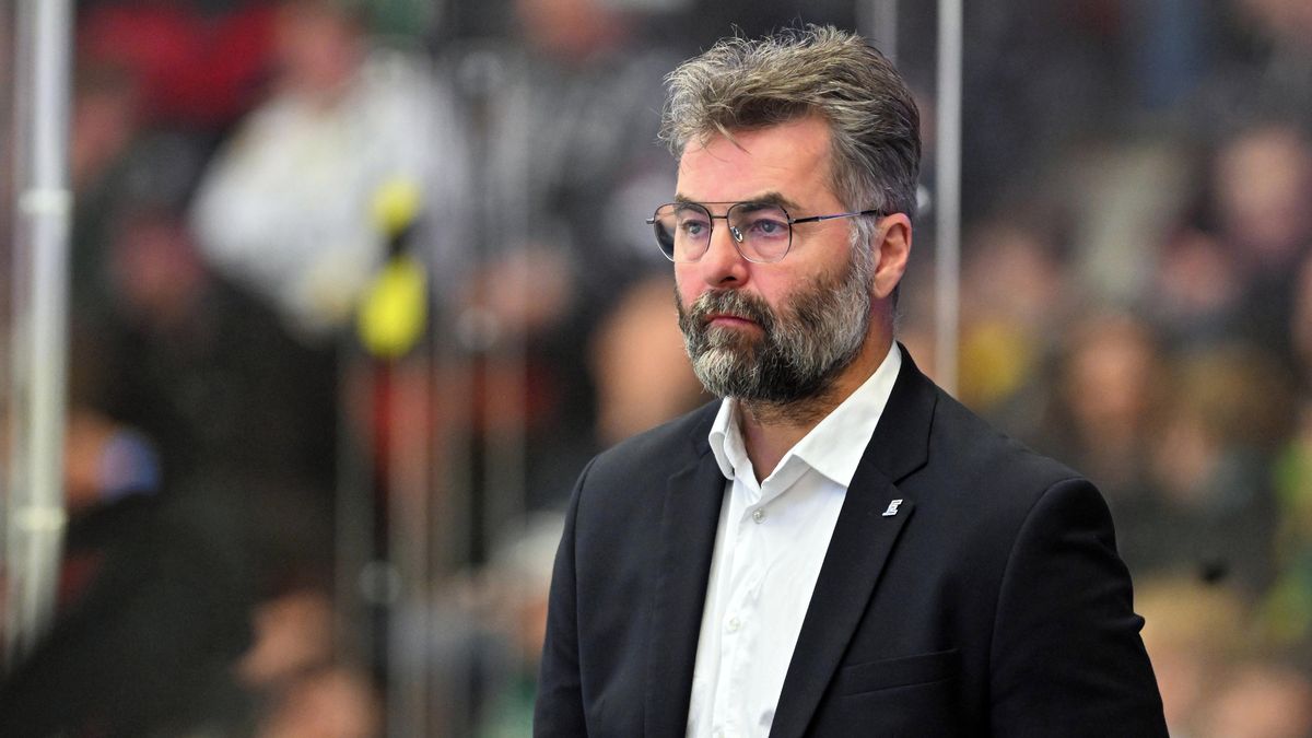 Po bronzové sezoně končí v Karlových Varech asistent Moravec a pět hokejistů