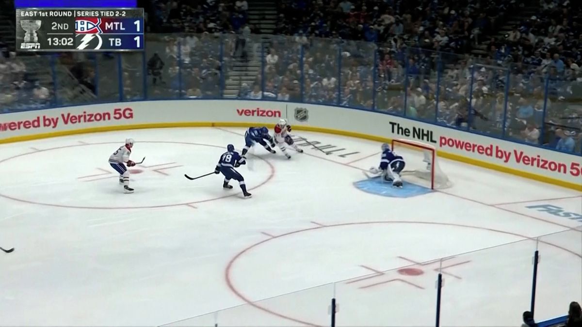 Dobeš brnkal fanouškům na nervy. Taneček s pukem vystřídal ohňostroj skvělých zákroků