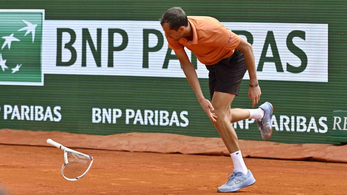 Berdych má následovníka. Medveděv schytal drsný výprask, jaký mužský tenis dlouho nepamatuje