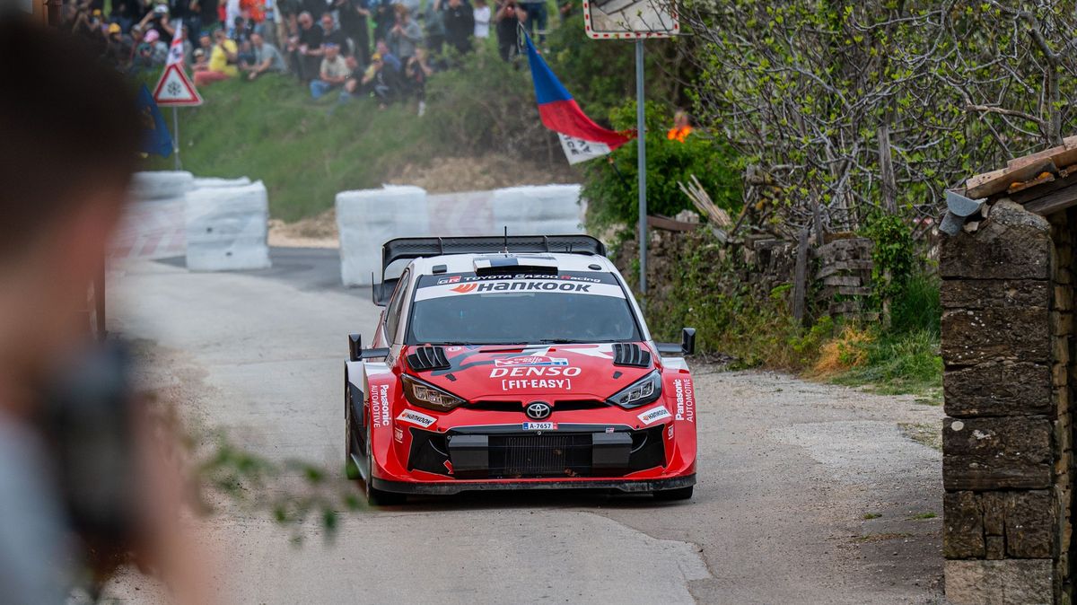 Chorvatskou rallye vede Pajari, lídr MS Evans a Solberg odstoupili