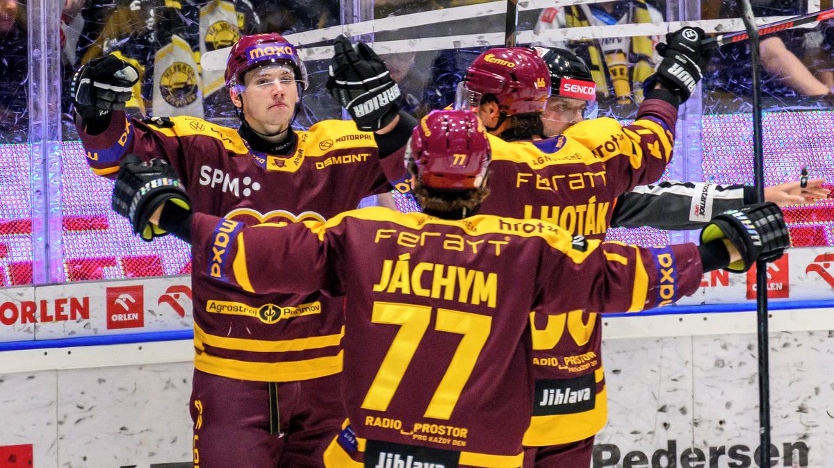 HOKEJ ONLINE: Videomomenty. Litvínov v problémech! Jihlava se znovu prosadila, pak trefila i tyčku