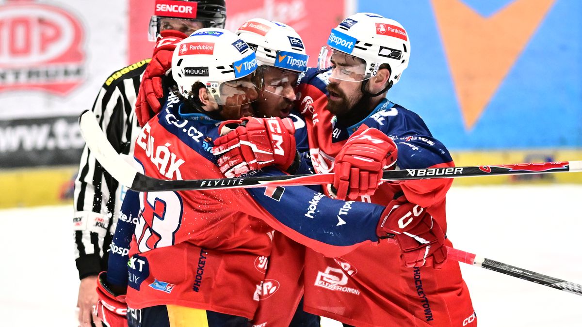 SESTŘIH: Sedlák hrdinou Pardubic. 76 vteřin před koncem třetí třetiny přiblížil Dynamo titulu