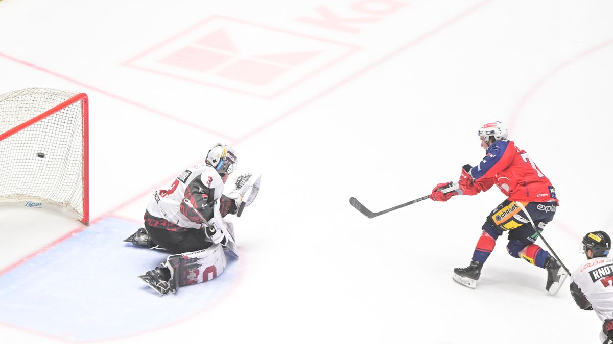 HOKEJ ONLINE: Videomomenty. Sparta se vrací do hry! Po trefě Horáka už je rozdíl opět je jeden gól