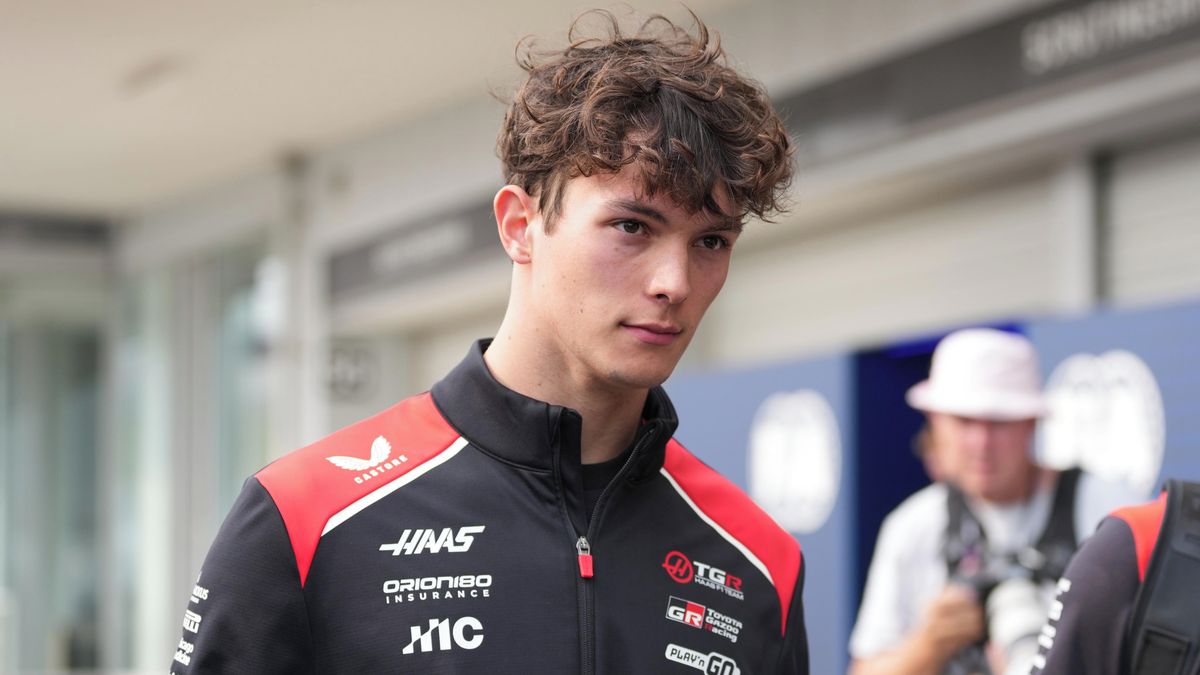 Silné vazby ve Ferrari mohou Bearmanovi pomoct k Hamiltonovu místu. Nemůžeme to ovlivnit, soudí šéf Haasu