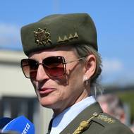 Barbora Špotáková dorazila v uniformě, byla totiž Bugárovou kolegyní v ASC Dukla. 