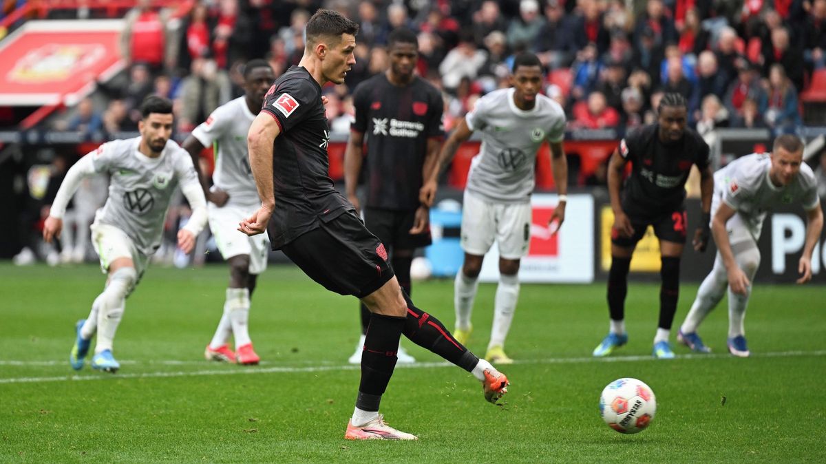 Schick proměnil penaltu a jako první český fotbalista dosáhl na velký milník