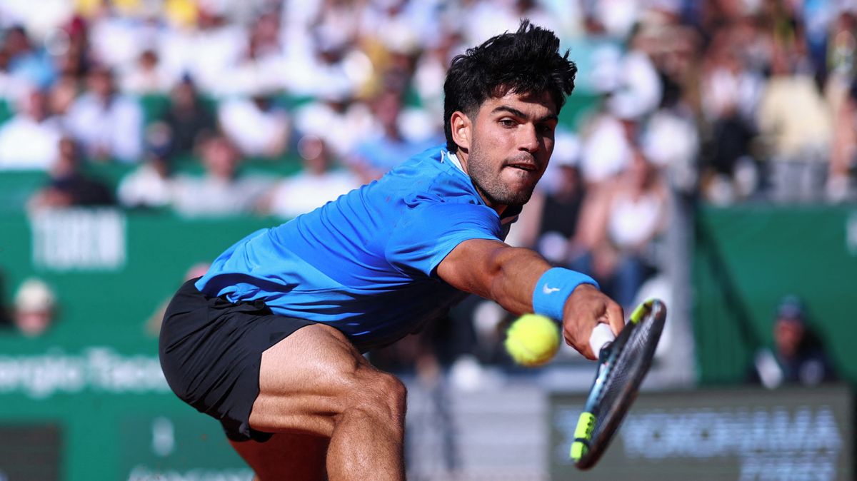 Alcaraz kvůli zranění zápěstí neví, zda bude obhajovat titul na Roland Garros