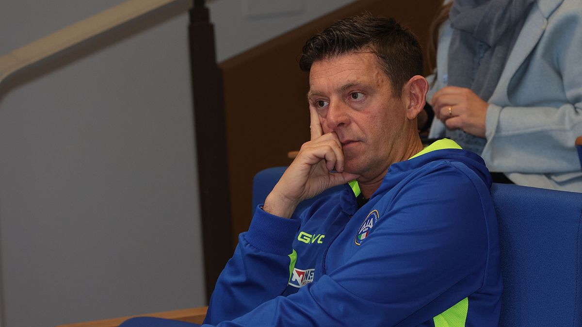V Itálii skončil šéf fotbalových rozhodčích, čelí obvinění z podvodu