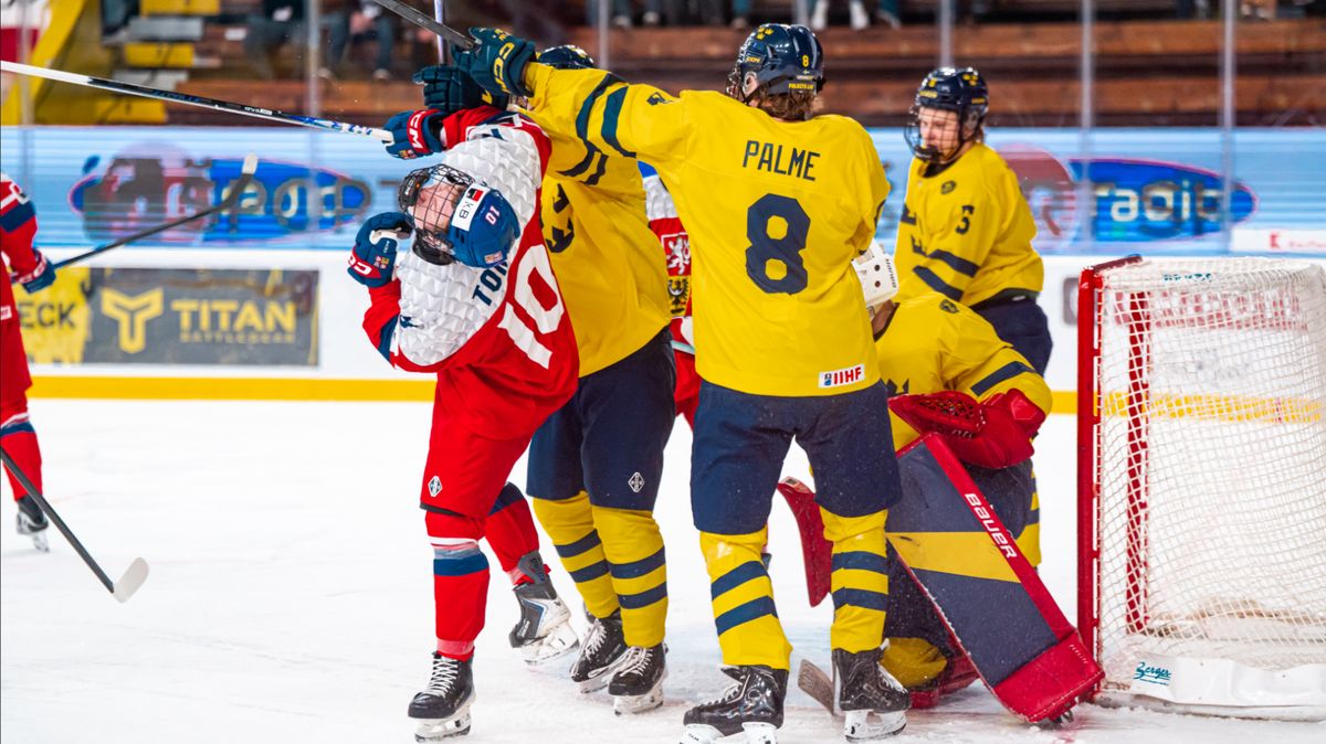 Čeští mladíci překvapují hokejový svět. Neskutečně jsme se semkli, pochvalují si