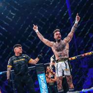 Český šampion v boxu bez rukavic Josef Hála triumfoval na Oktagonu.