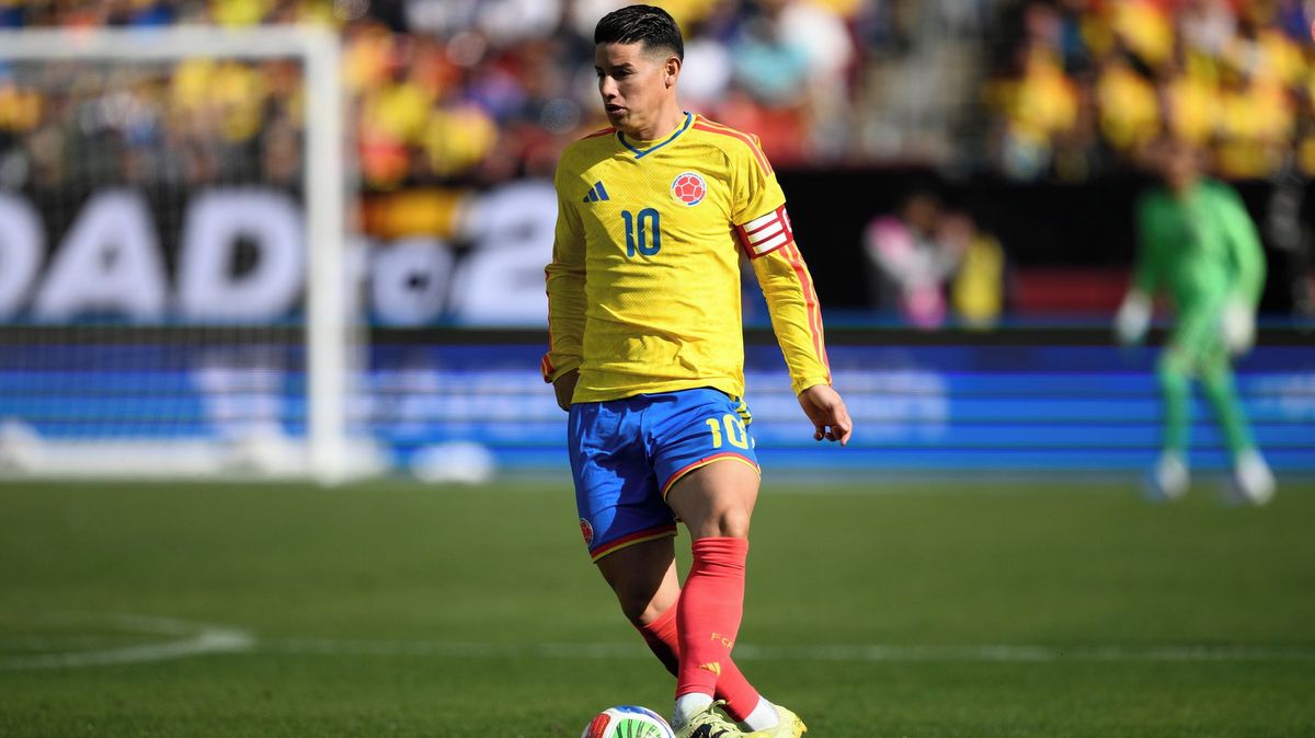 Král střelců z MS 2014 skončil po přípravě v nemocnici. Tři dny byl na kapačkách