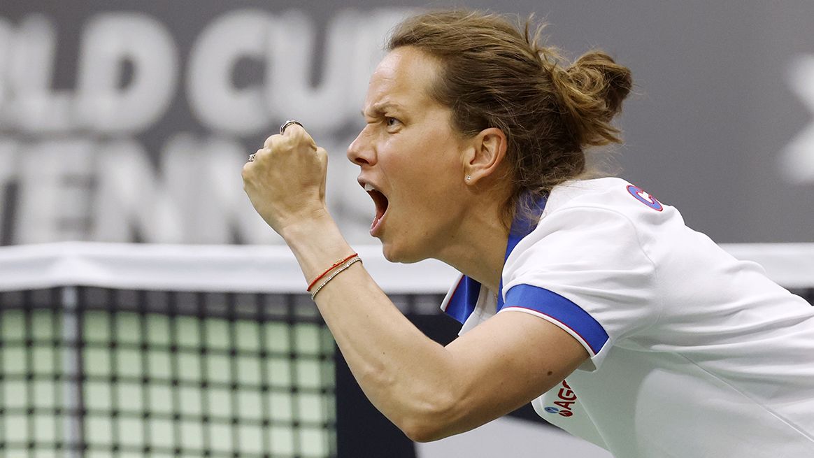 Jela na doraz a neznala stop. Dlouhý popsal, proč musel Strýcovou brzdit