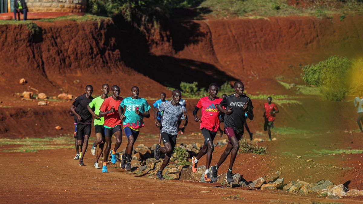 Unikátní projekt. Keňané běhají podle českého kouče, sehnal jim i hodinky