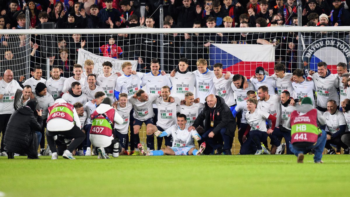 Rýsuje se neobvyklý soupeř. Češi by před MS měli hrát doma, na mnoho věcí nemají páku