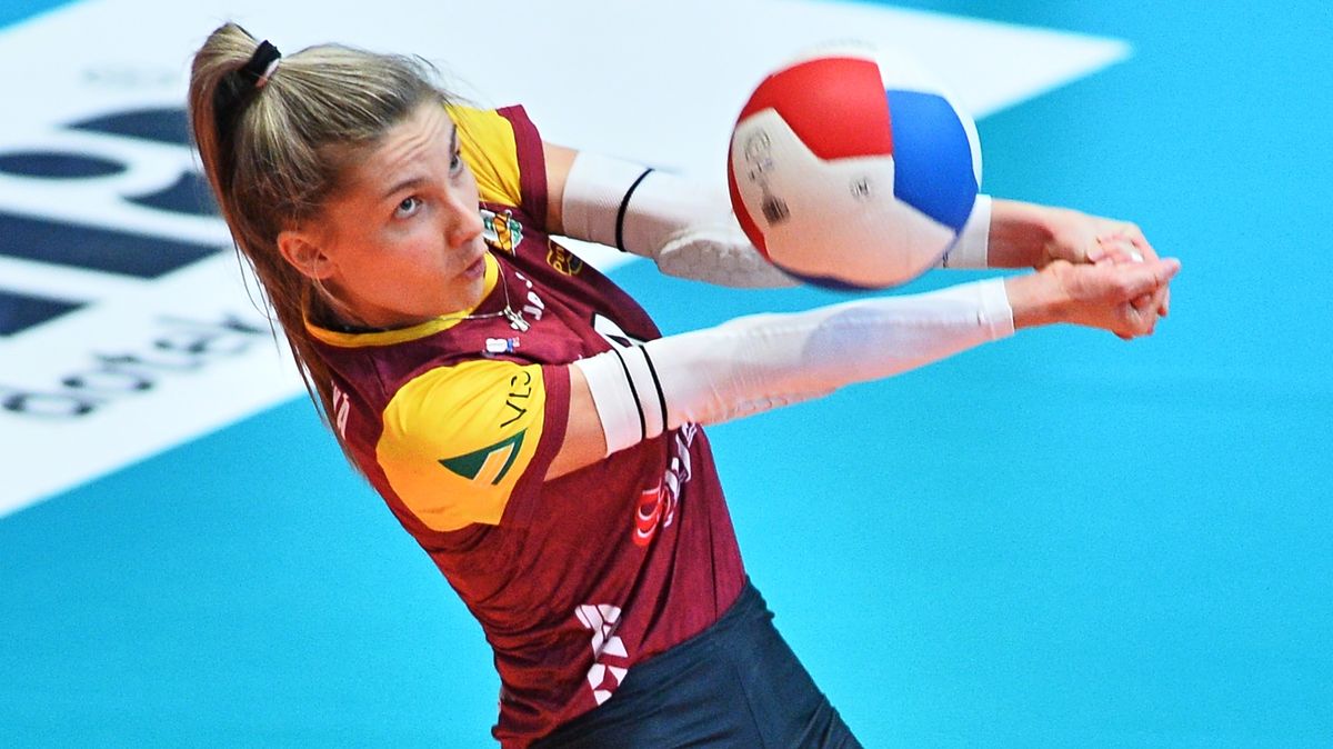 Rodina může slavit titul ve fotbale i volejbale. S Ondrou se špičkujeme, přiznává Kolářová před finále