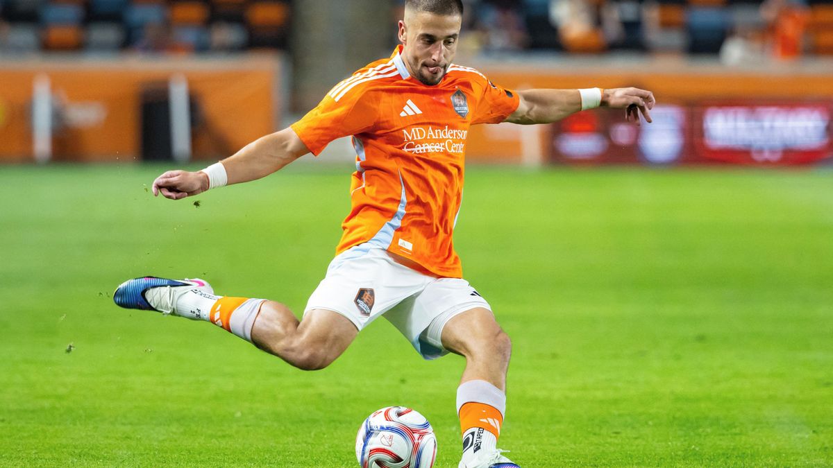 Parádní nůžky, oslava jak od Ronalda a velký návrat. Češi v Americe zářili