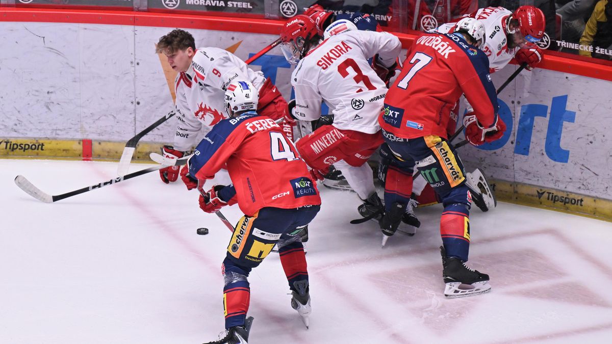 HOKEJ ONLINE: Videomomenty. Zmrtvýchvstání Dynama, hosté v přesilovce srovnali