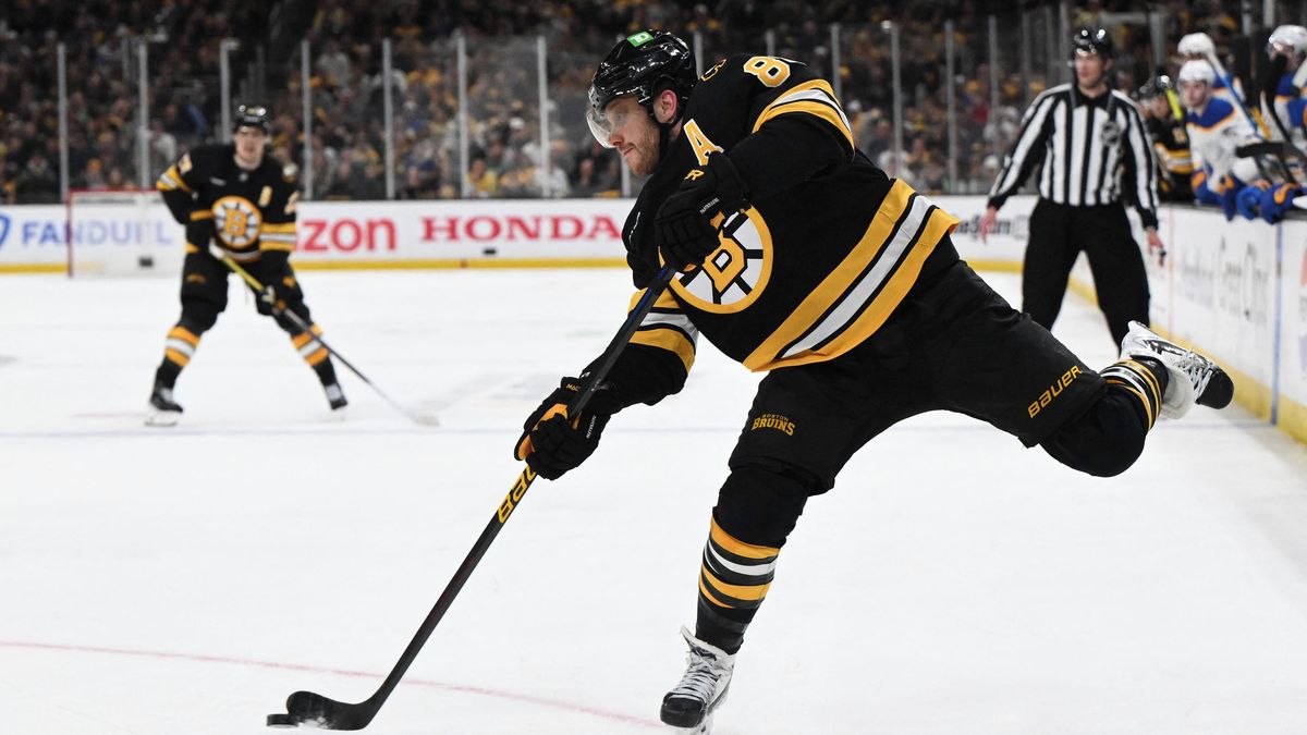 Pastrňák těžce v mínusu, Boston sérii znovu prohrává. Nečas blízko postupu