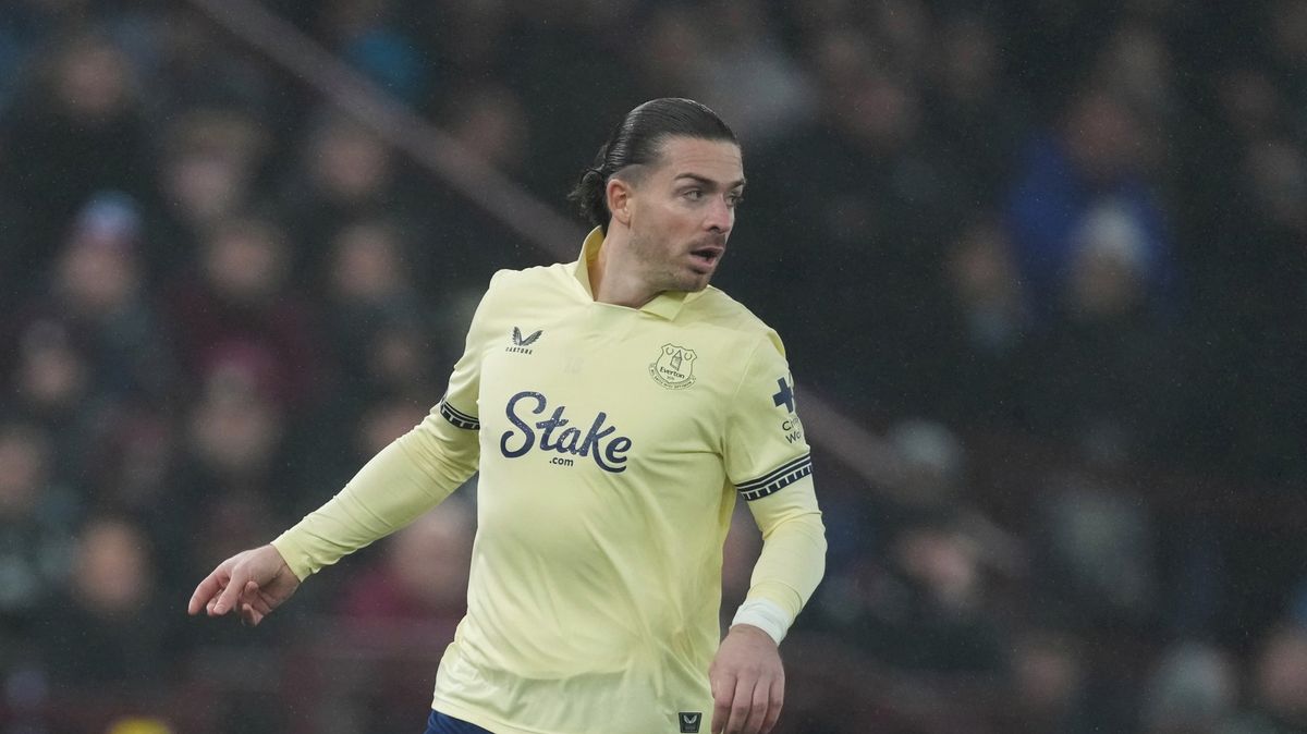 Alkohol ho dostihl. Zraněný fotbalista na sebe upozornil v baru