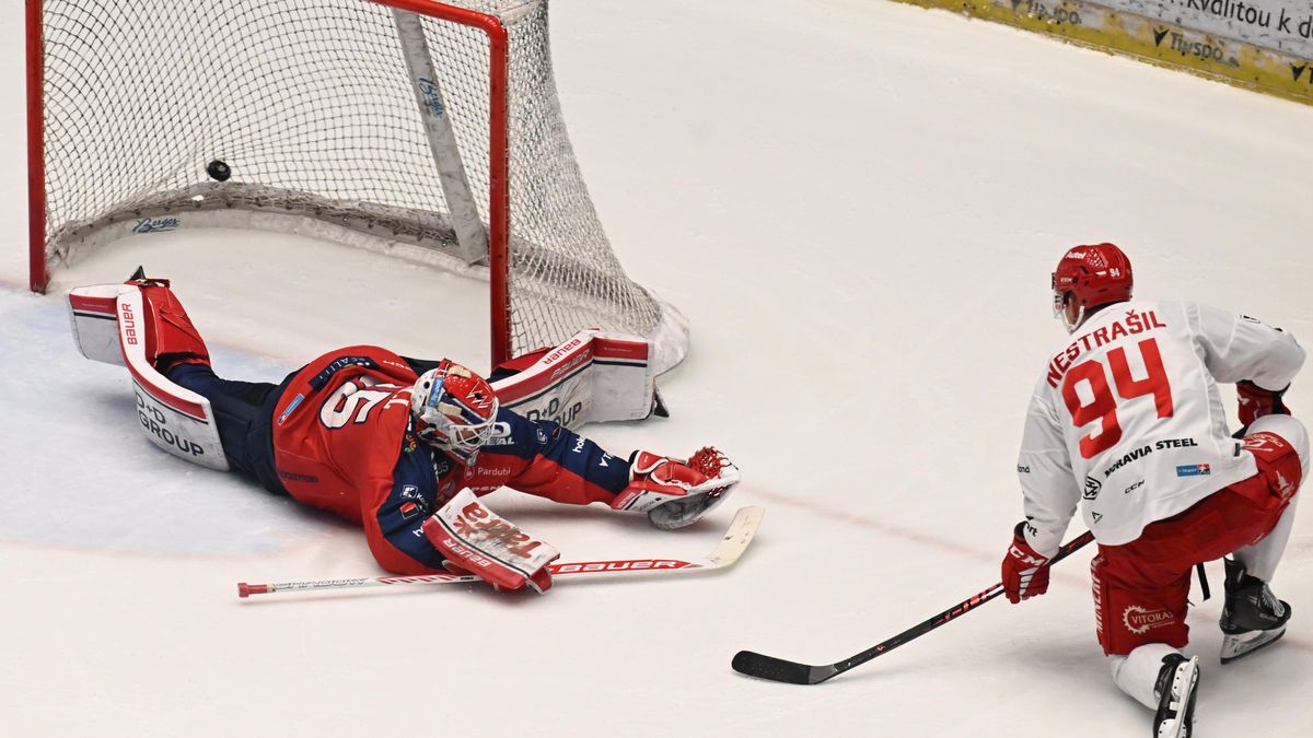 HOKEJ ONLINE: Videomomenty. Červenka vrátil Dynamu vedení, Třinec ale obratem reaguje