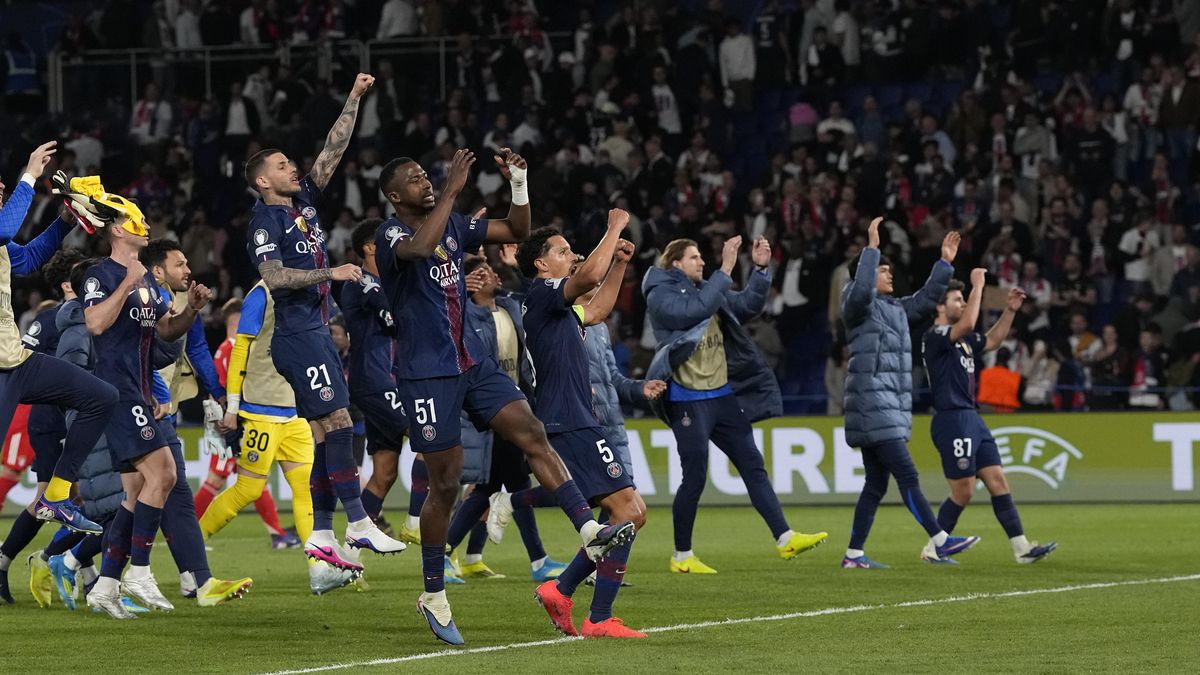 Jak sis to užil na tribuně? Enrique si po epickém zápase dobíral kouče Bayernu