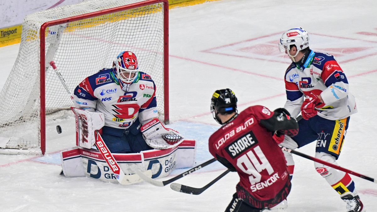 Videomomenty. Pardubice na ledě Sparty zabojují o postupový mečbol do finále