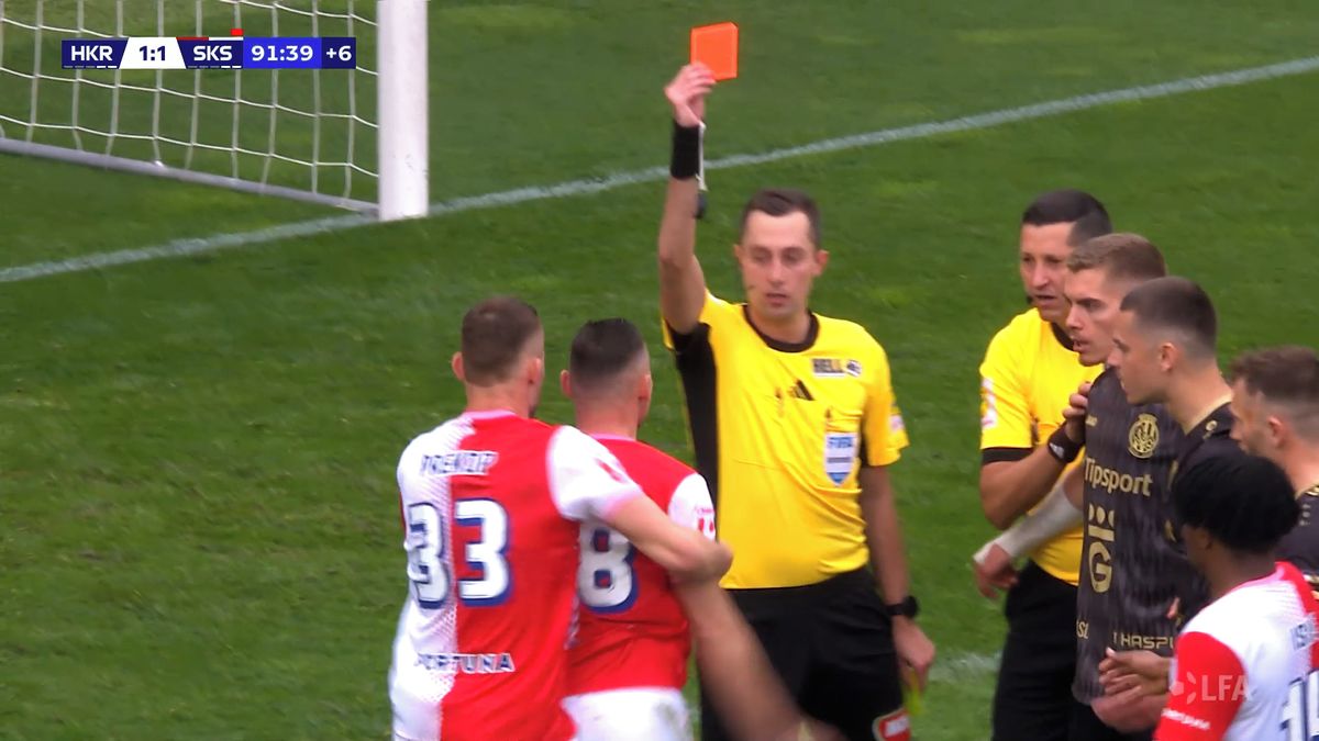 Bláznivý závěr v Hradci: Červená, penalta a běsnění Bořila. Nesmyslná rozhodnutí, zlobil se Trpišovský