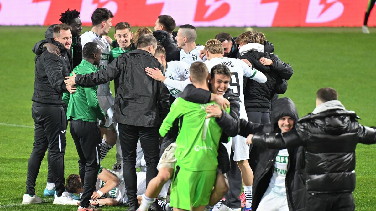 Historický postup. Karviná je druhým finalistou MOL Cupu, v napínavém slezském derby udolala Baník