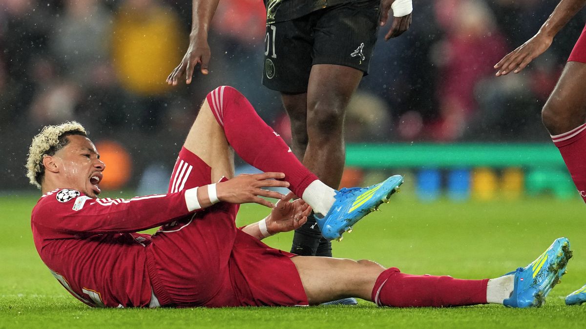 Útočník Ekitiké je po operaci achilovky, rehabilitovat bude až deset měsíců