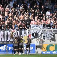 Fanoušci Hradce slaví druhou branku.