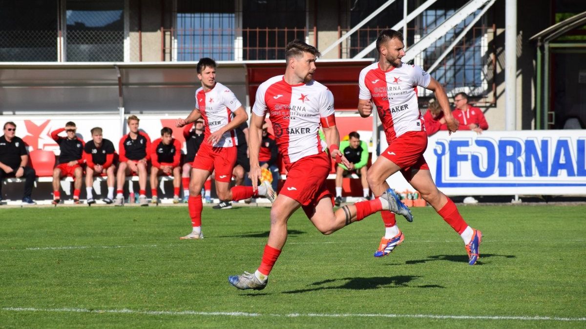 Táborsko může po další ztrátě v druhé lize přijít o barážové místo. Slavia schytala debakl