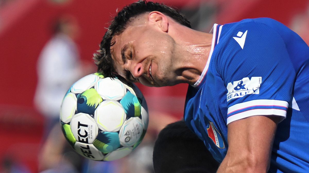 Vysvléká nás to do naha. Řečí už ale bylo dost, musíme i něco ukázat, zdůraznil Chaluš