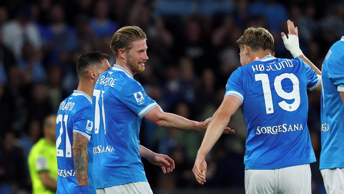 Neapol přejela Cremonu