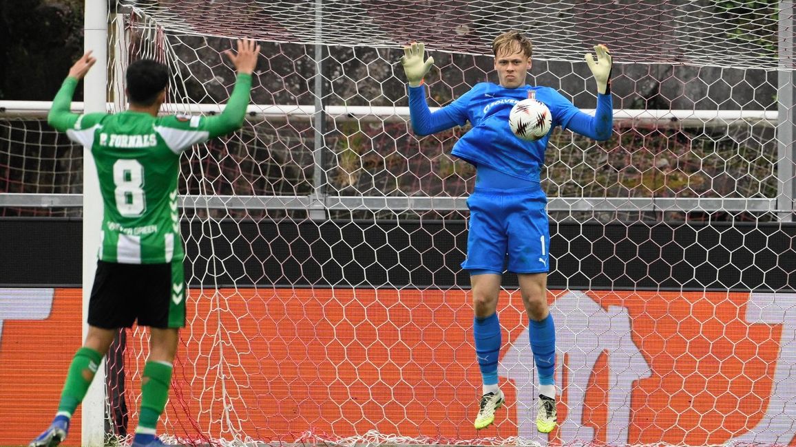 Spektakulární výkon. Český gólman opět uchvátil Evropu, smekl i trenér soupeře