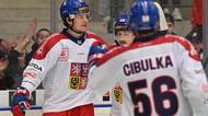 HOKEJ ONLINE: Češi bleskově využili přesilovku, vedou o tři góly