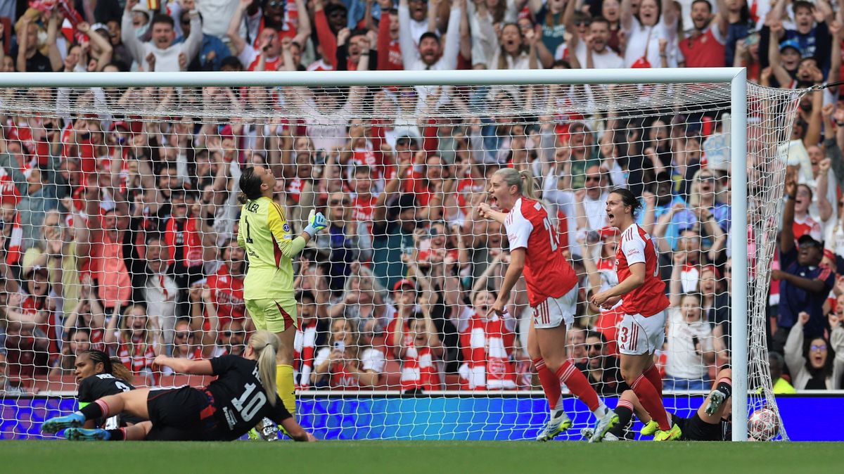 Brankářský horor! Semifinále Ligy mistryň rozhodla bizarní minela