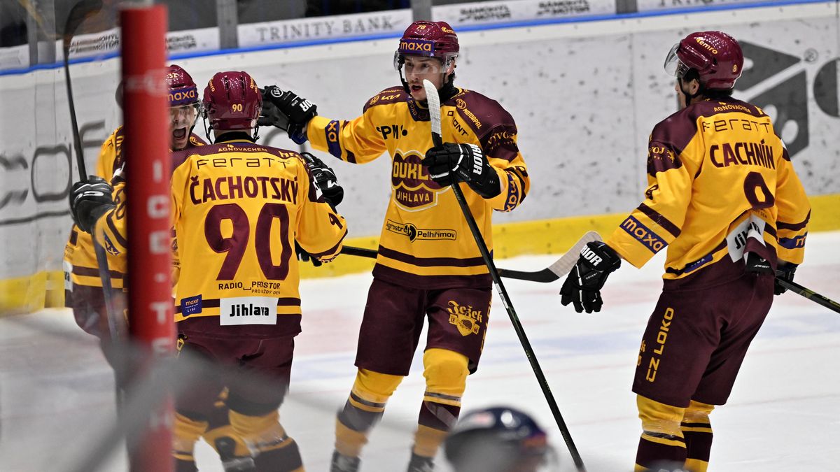 Jihlava uspěla i bez gólmanské jedničky. Duklu nezlomila ve Zlíně ani hrubka náhradníka