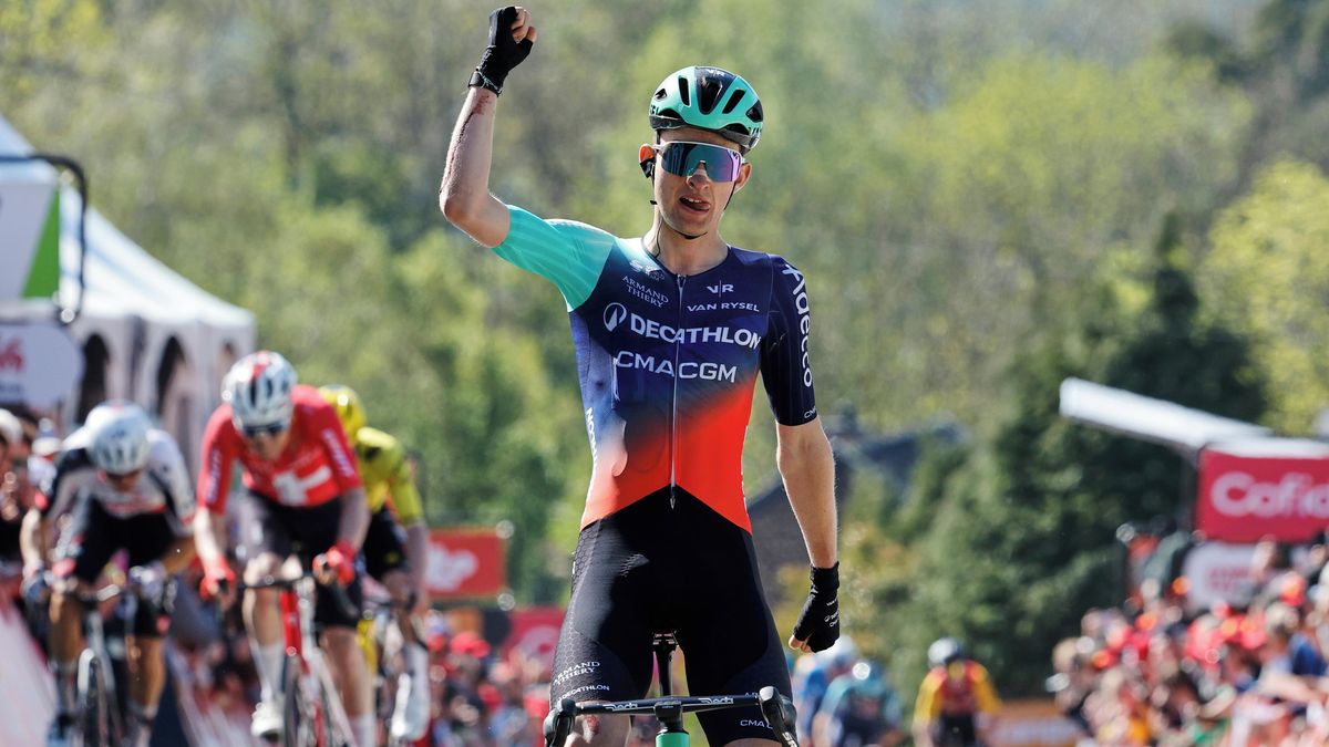 Cyklistický talent překonal 90 let starý rekord. Seixas je nejmladším vítězem Valonského šípu