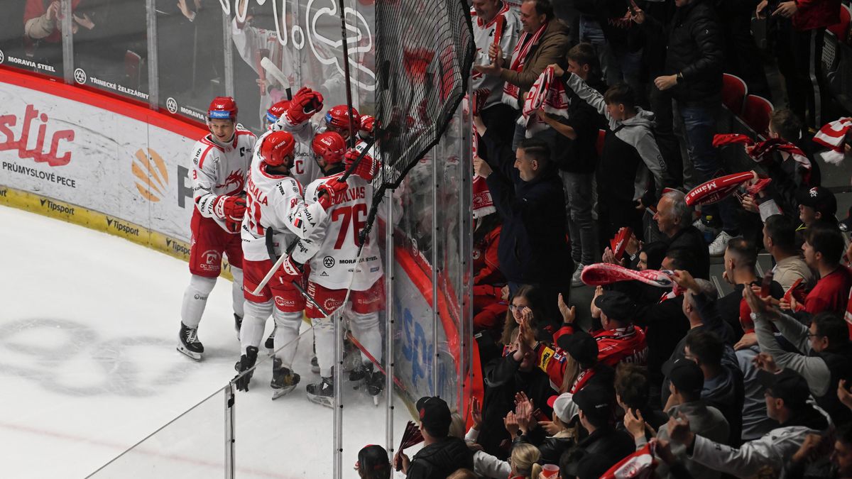 HOKEJ ONLINE: Videomomenty. Na ledě se vaří emoce! Drama v Třinci pokračuje