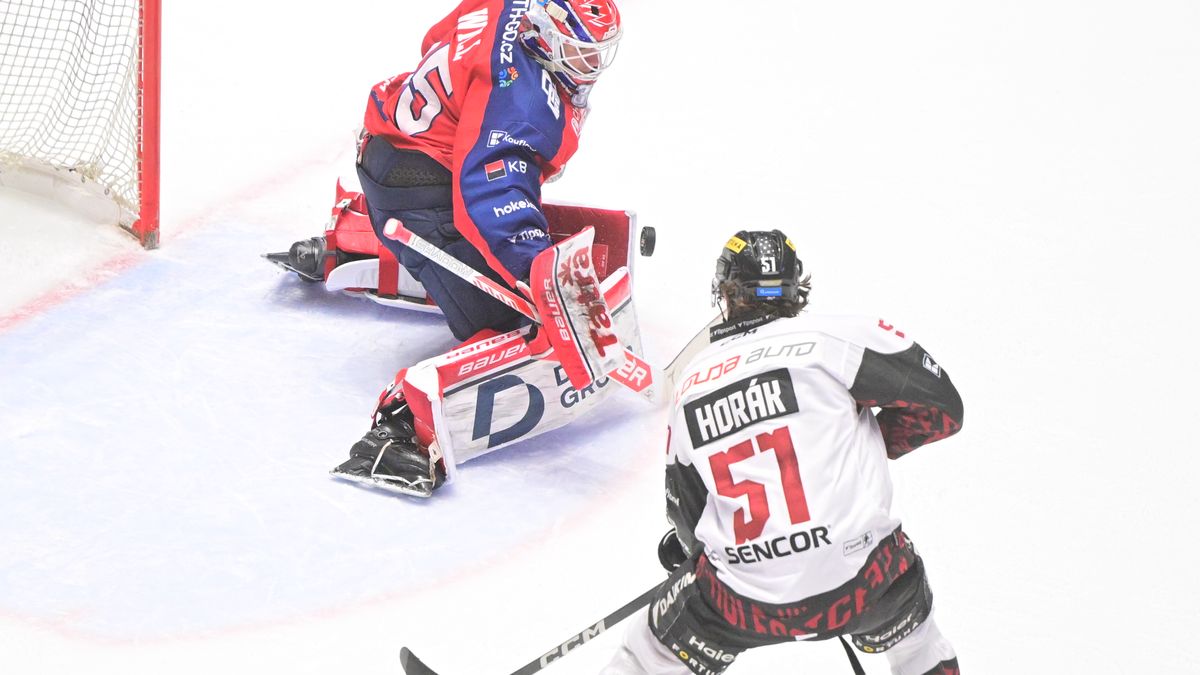 HOKEJ ONLINE: Videomomenty. Sparta se vrací do hry! Po trefě Horáka už je rozdíl opět jen jeden gól