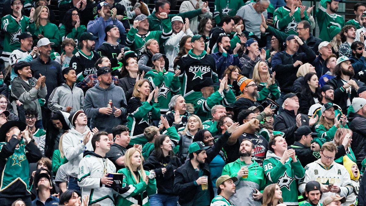 Dallas trestá fanouška za nechutné chování na tribuně