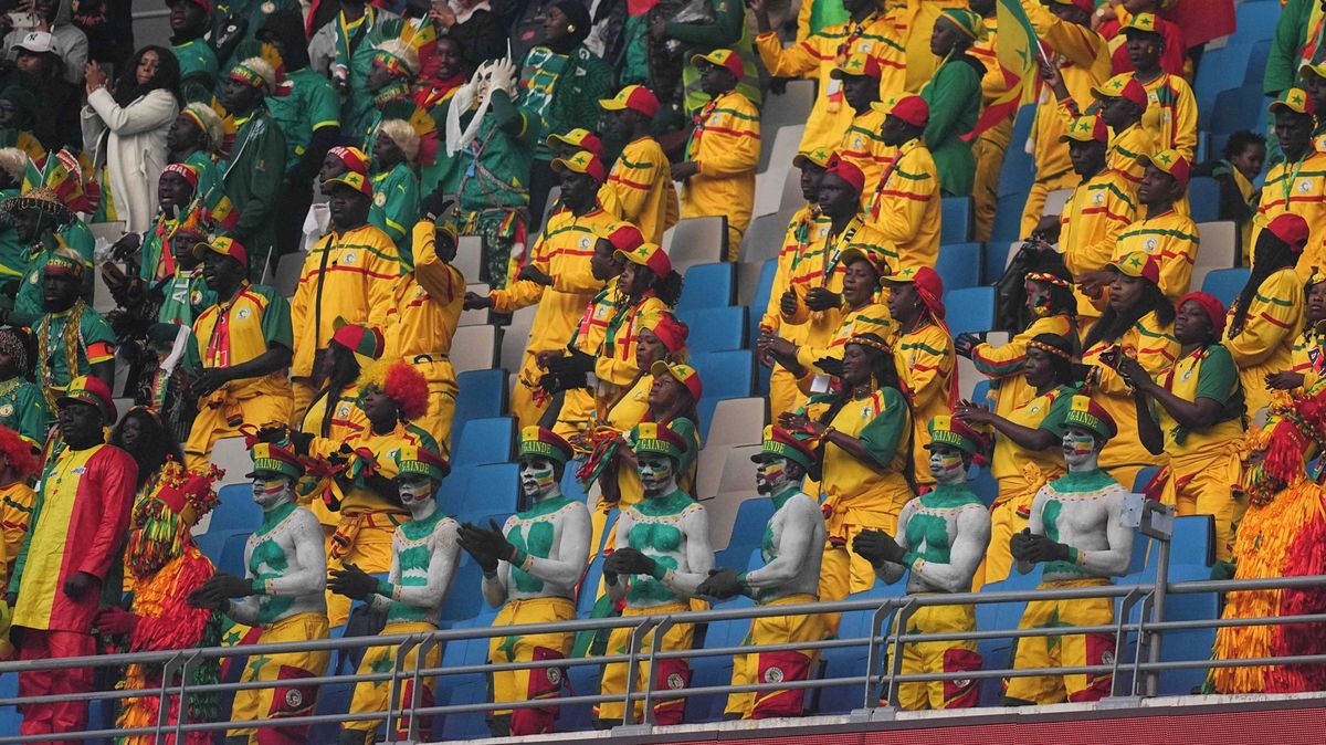 Marocký král udělil milost senegalským fanouškům odsouzeným za výtržnosti