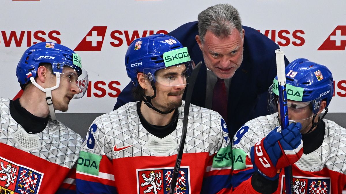 Někteří hráči nehrabou, jak by na MS měli. Mají zamotanou hlavu, řekl Rulík. Chápe pískající fanoušky