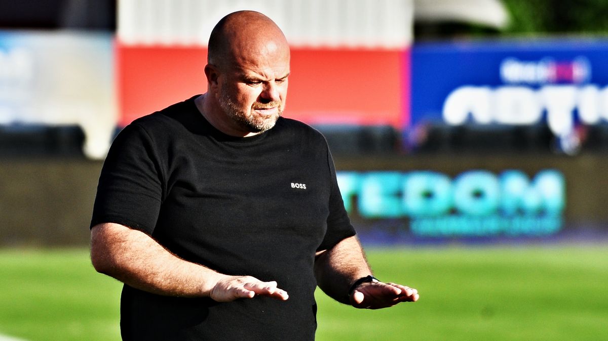Co jsem měl za těch deset zápasů vyčarovat, když jiní hráči nepřišli, obhajoval se kouč Artisu po zpackané baráži