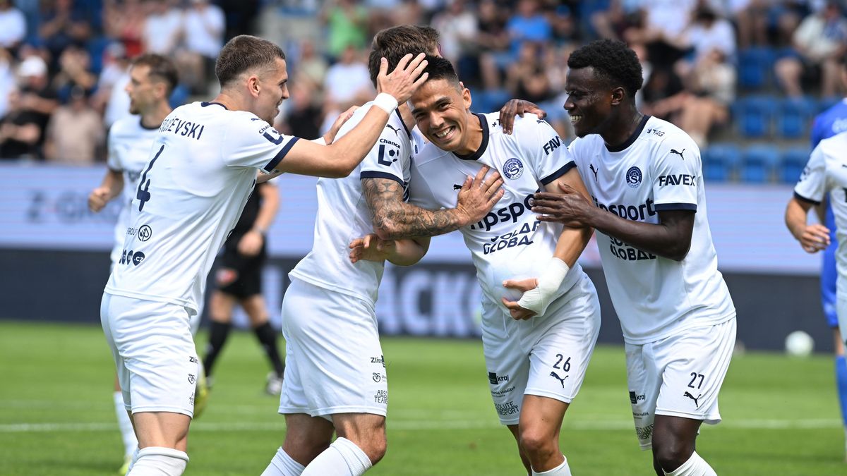 FOTBAL ONLINE: Artis v největší šanci! Slovácko alemíří za jasnou výhrou